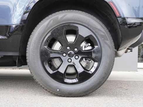 New 2026 Land Rover Defender 110 X-Dynamic SE AWD/4WD image 35