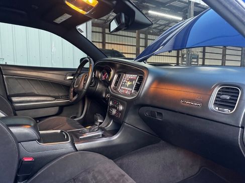 Used 2019 Dodge Charger Scat Pack w/ Technology Group image 19