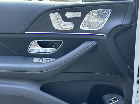 Certified 2025 Mercedes-Benz GLS 580 4MATIC image 19