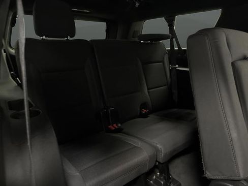 Used 2024 GMC Yukon XL SLE image 29