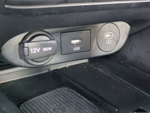 Used 2025 Hyundai Elantra Sport image 28