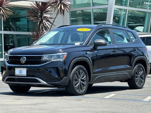 Used 2023 Volkswagen Taos S w/ Driver Assistance Package FWD image 8