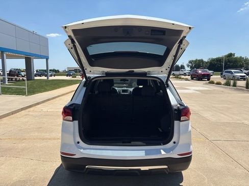 Used 2024 Chevrolet Equinox LT w/ LPO, Floor Liner Package FWD image 16