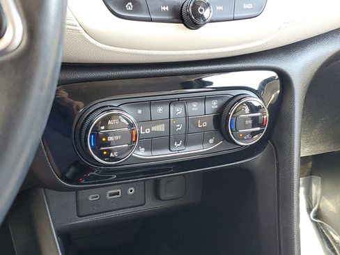 Used 2020 Buick Encore GX Select image 27