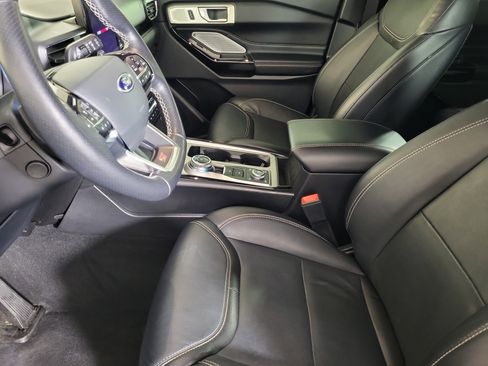 Certified 2022 Ford Explorer ST w/ Equipment Group 401A image 9