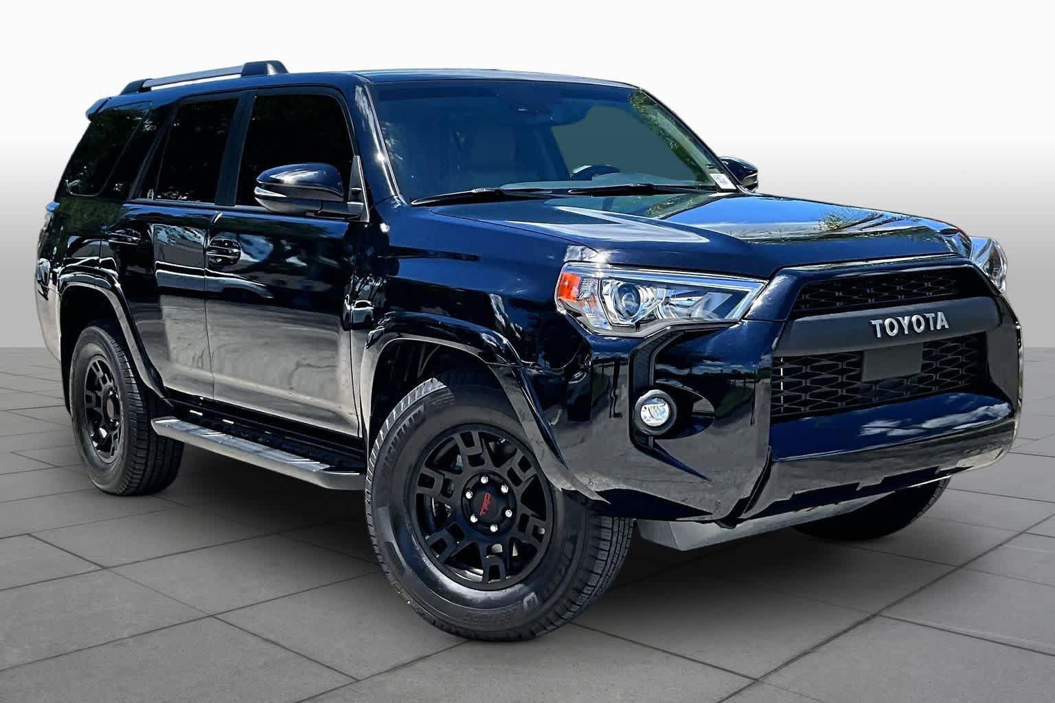 Used 2022 Toyota 4Runner SR5 Premium w/ Moonroof Package RWD image 3
