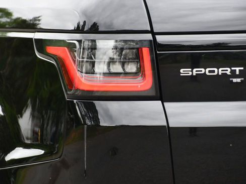 Used 2020 Land Rover Range Rover Sport SE image 11