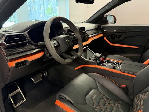 Used 2025 Lamborghini Urus SE AWD/4WD image 8