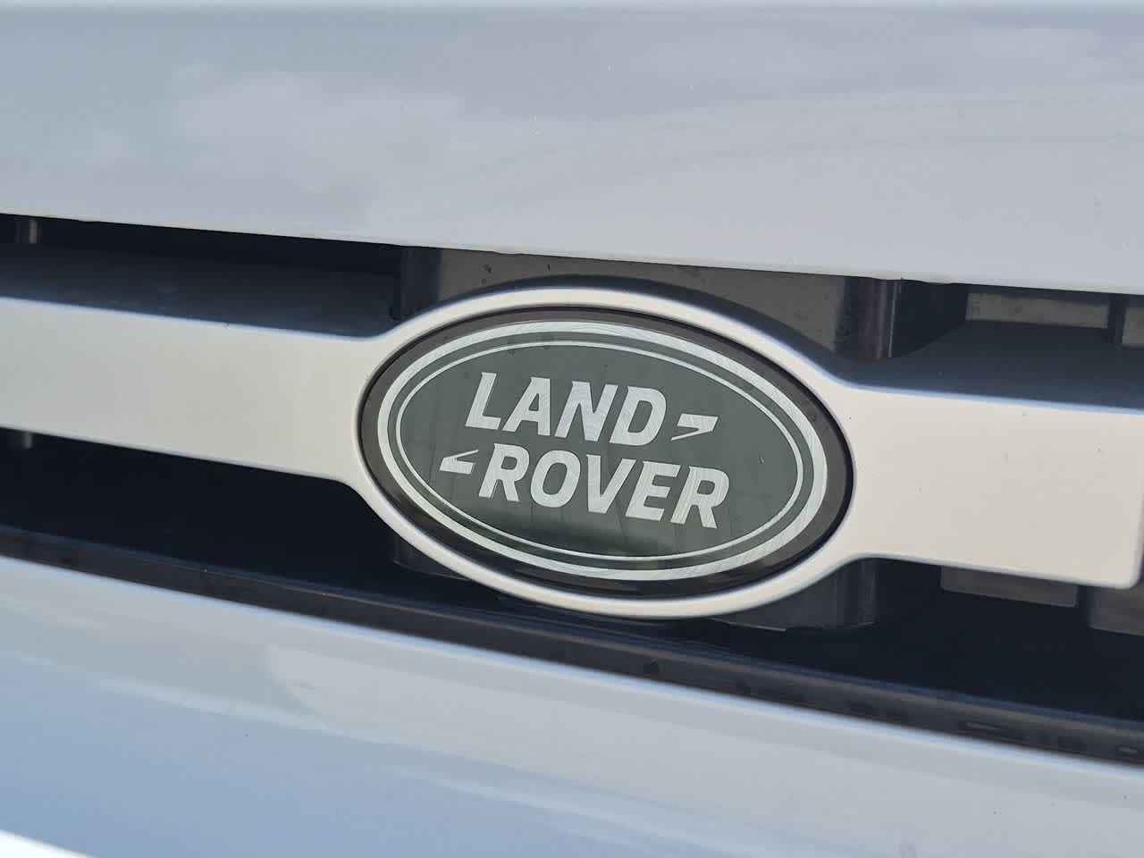 Used 2023 Land Rover Defender 130 SE AWD/4WD image 12