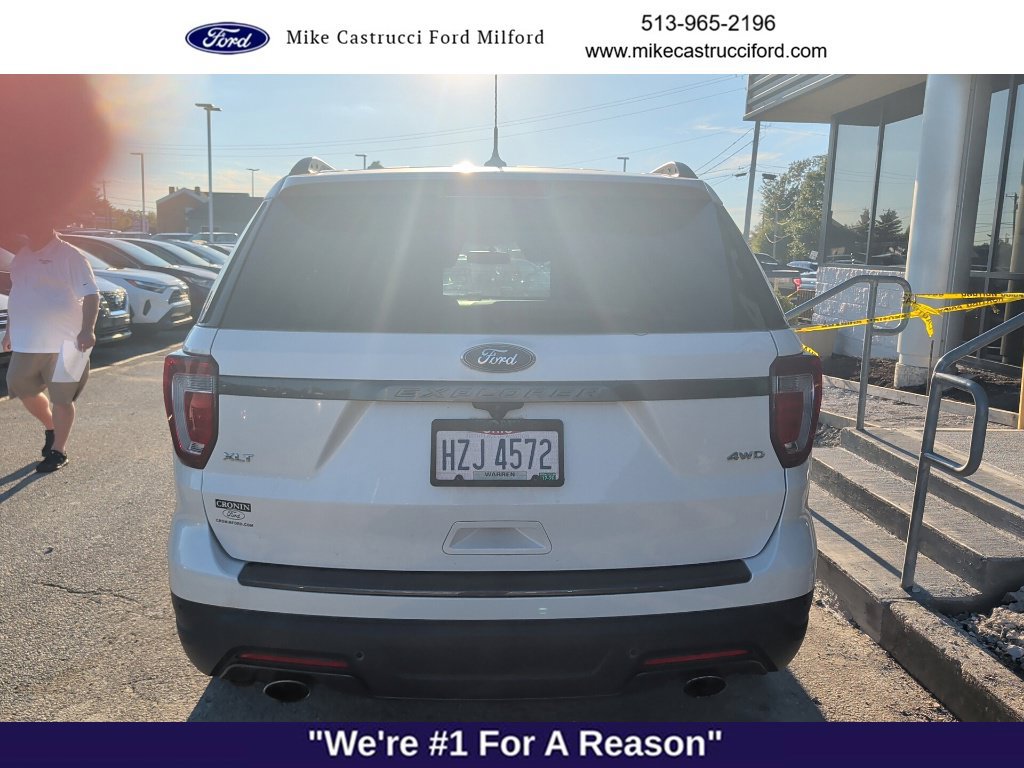 Used 2018 Ford Explorer XLT w/ Equipment Group 202A AWD/4WD image 4