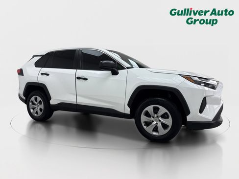 Used 2023 Toyota RAV4 LE FWD image 12