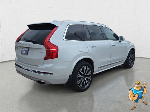 Used 2021 Volvo XC90 T8 Momentum AWD/4WD image 5
