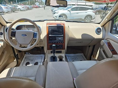 Used 2006 Ford Explorer Eddie Bauer image 10