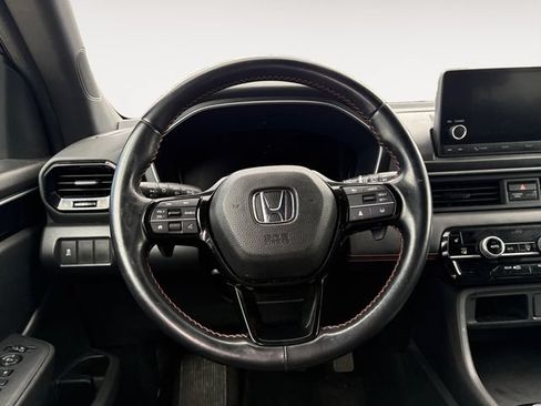 Used 2025 Honda Pilot Sport image 12