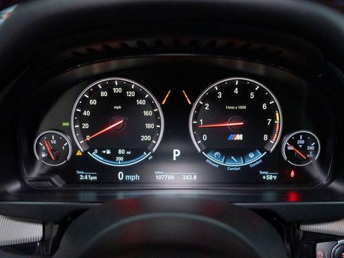 Used 2015 BMW X5 M image 39