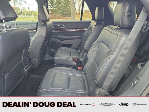 Used 2019 Ford Explorer Platinum image 26