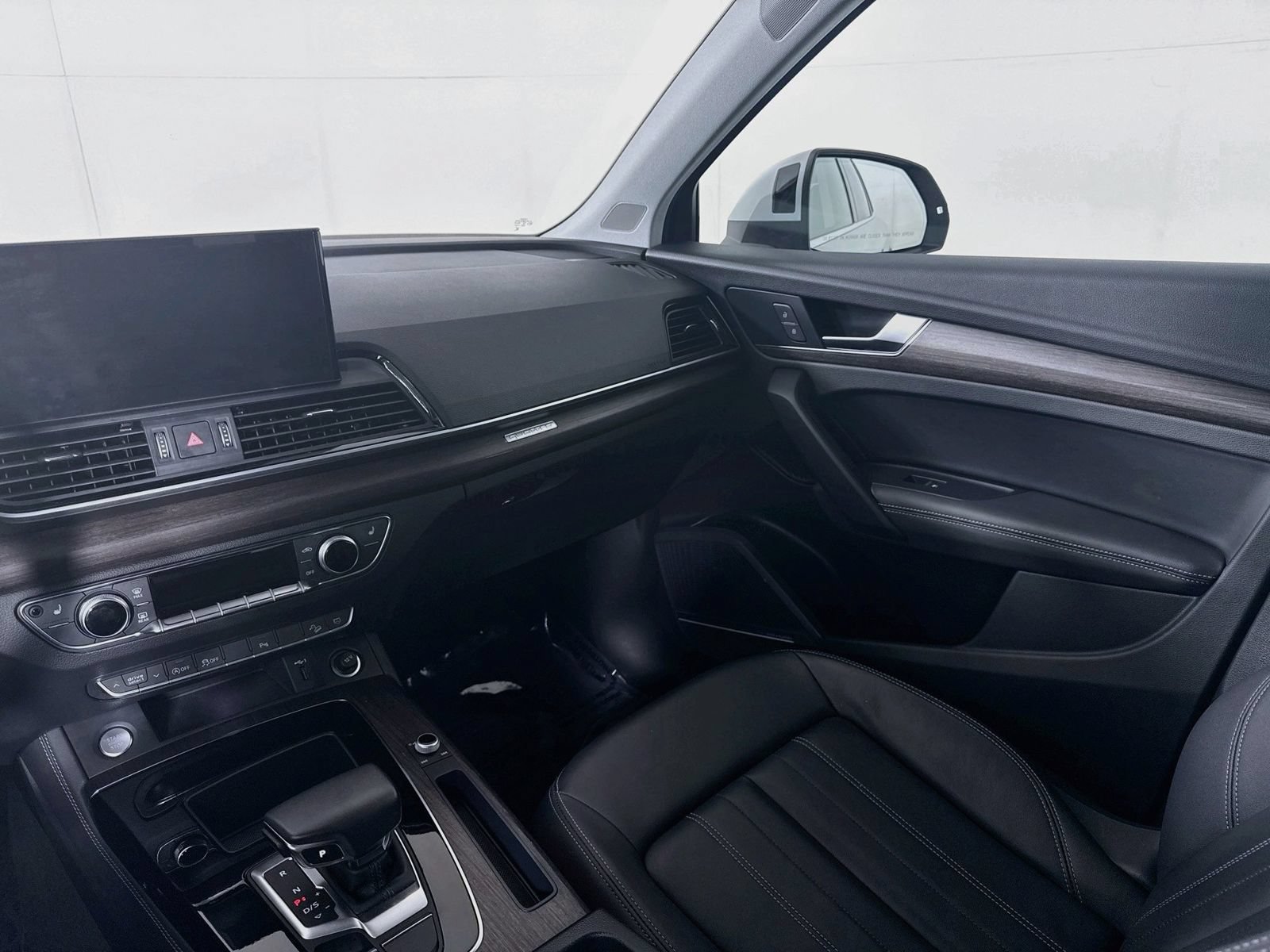 Certified 2023 Audi Q5 2.0T Premium Plus w/ Premium Plus Package AWD/4WD image 23