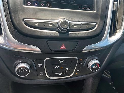 Used 2020 Chevrolet Equinox LT image 23