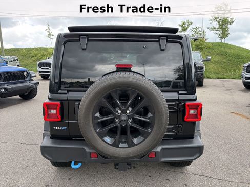 Certified 2022 Jeep Wrangler Unlimited Sahara w/ Cold Weather Group AWD/4WD image 10