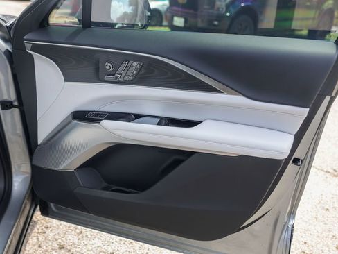 Used 2025 Cadillac Lyriq Sport AWD/4WD image 27