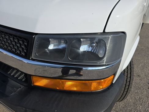 Used 2018 Chevrolet Express 3500 w/ Power Convenience Package image 32