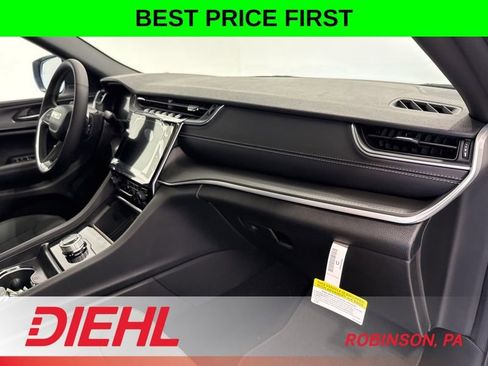 New 2026 Jeep Grand Cherokee L Laredo AWD/4WD image 17