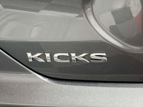 Used 2024 Nissan Kicks S image 8