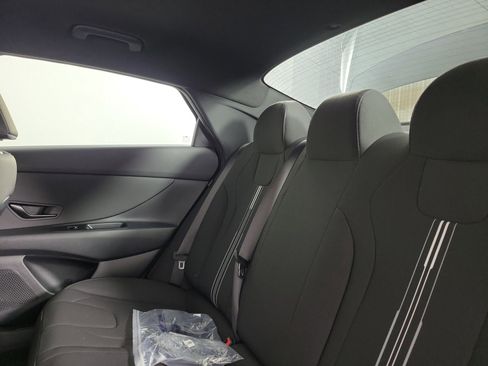 New 2025 Hyundai Elantra SEL image 31