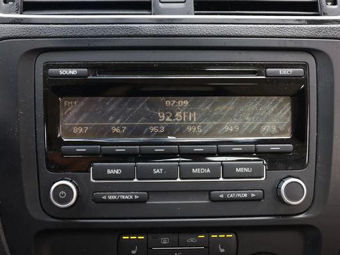 Used 2012 Volkswagen Jetta SE FWD image 31