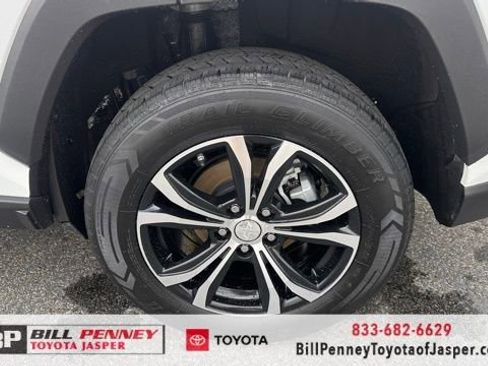 Used 2020 Toyota RAV4 LE image 9