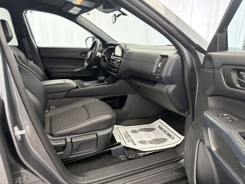 Used 2025 Nissan Pathfinder Rock Creek AWD/4WD image 10