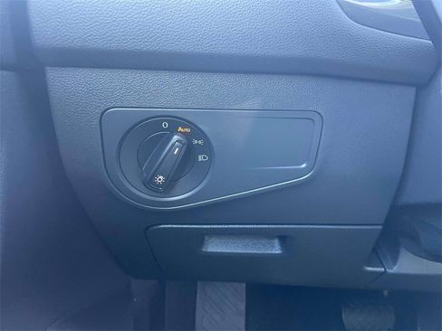 Used 2022 Volkswagen Tiguan S image 19