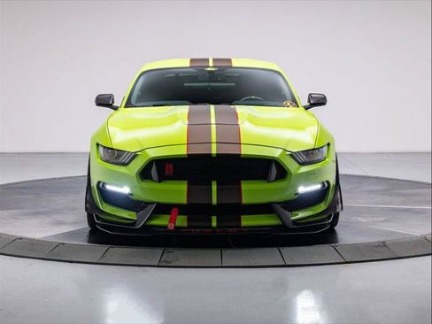 Used 2020 Ford Mustang Shelby GT350R w/ GT350R Equipment Group 920A RWD image 8