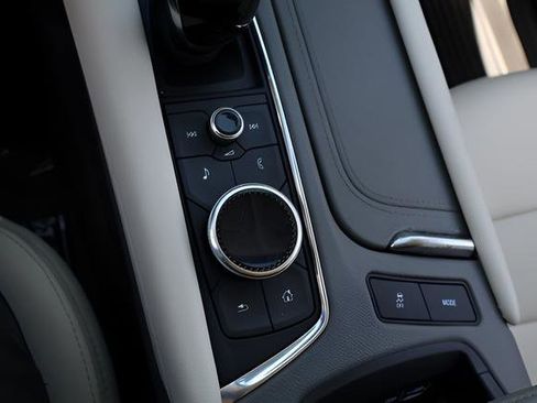 Used 2021 Cadillac XT5 Premium Luxury FWD image 28