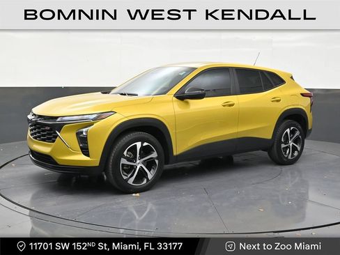 Used 2024 Chevrolet Trax RS FWD image 1