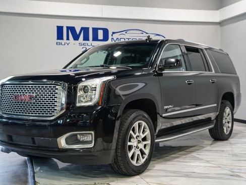 Used 2017 GMC Yukon XL Denali AWD/4WD image 1