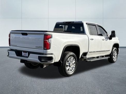 Used 2025 Chevrolet Silverado 2500 High Country w/ High Country Premium Package image 3