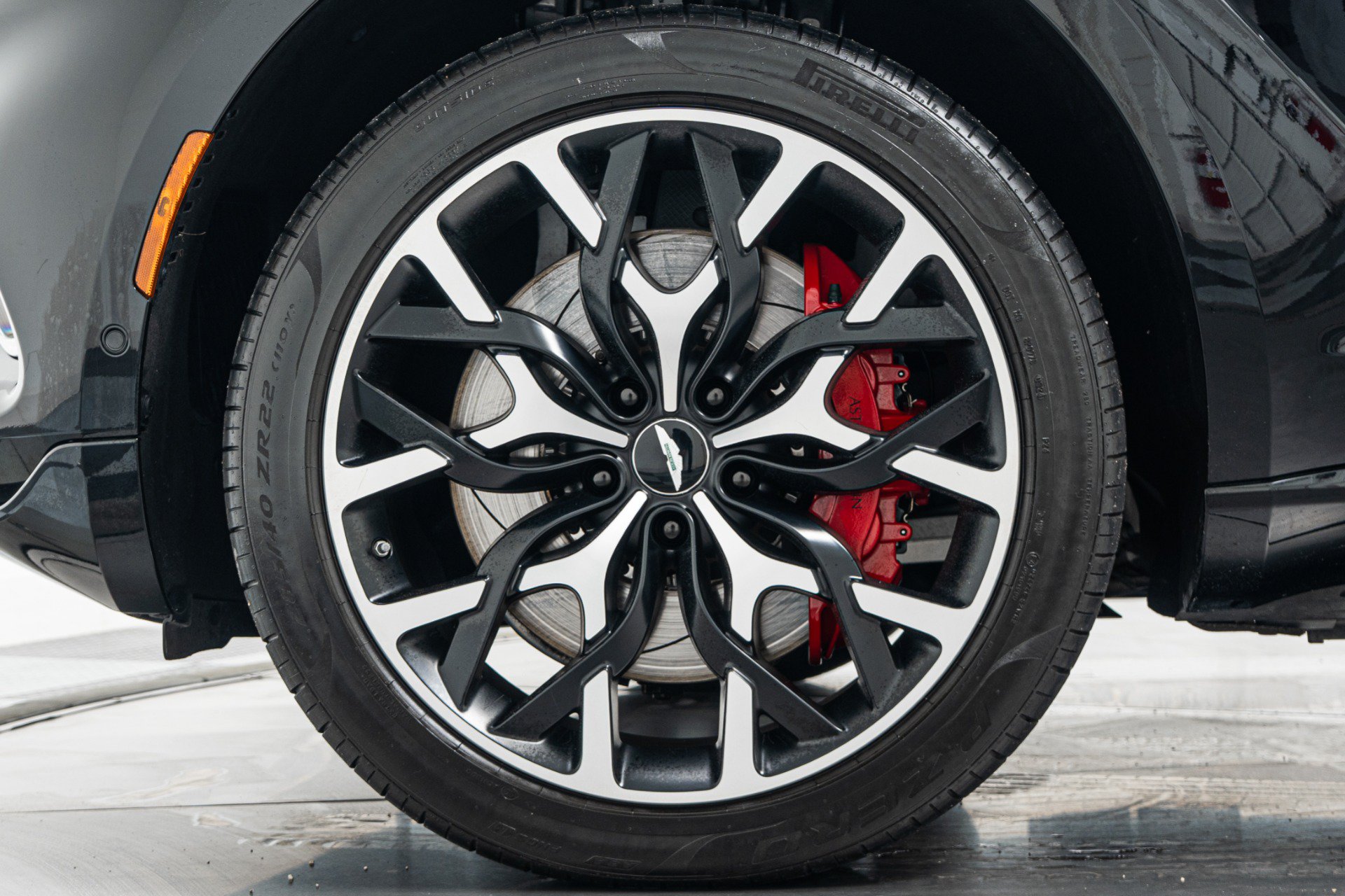 Used 2021 Aston Martin DBX AWD/4WD image 10