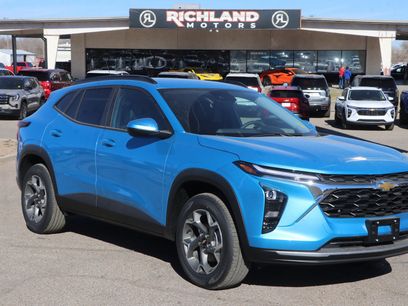 New 2026 Chevrolet Trax LT w/ LPO, Blackout Package