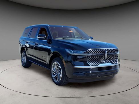 New 2026 Lincoln Navigator Reserve AWD/4WD image 14