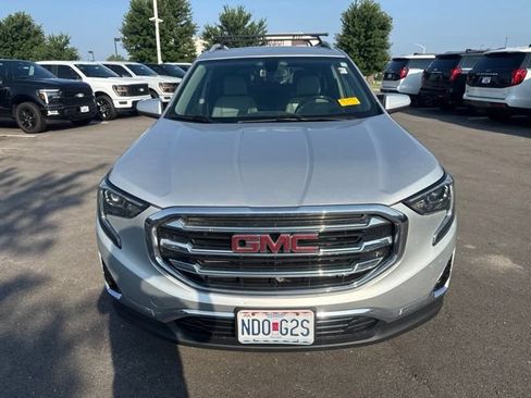 Used 2019 GMC Terrain SLT w/ Preferred Package AWD/4WD image 2