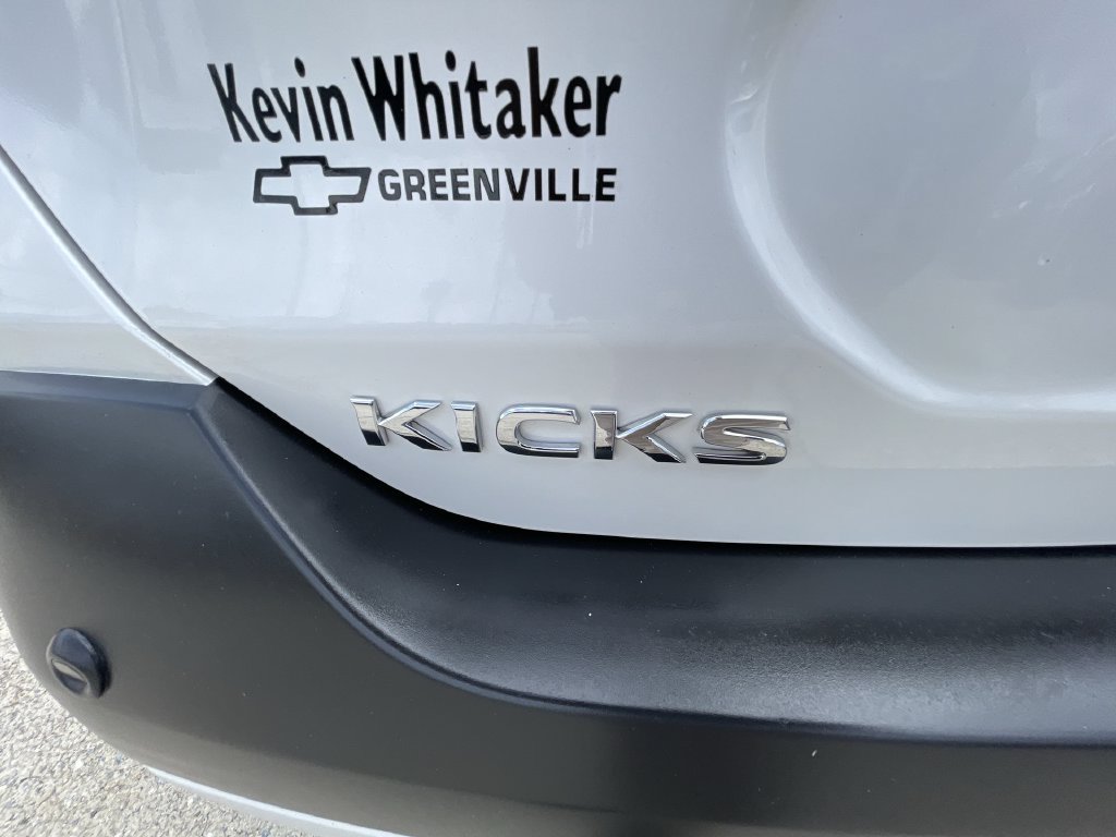 Used 2020 Nissan Kicks SR FWD image 30