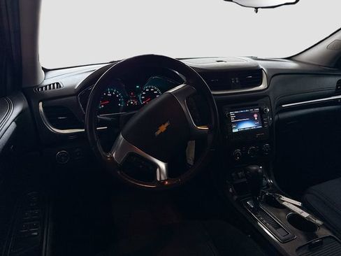 Used 2017 Chevrolet Traverse LT w/ Style and Technology Package image 22