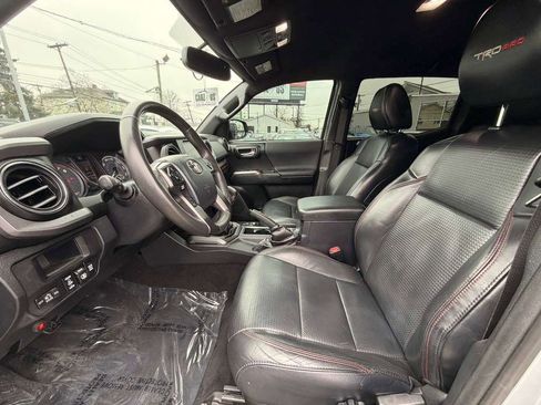 Used 2017 Toyota Tacoma TRD Pro image 18