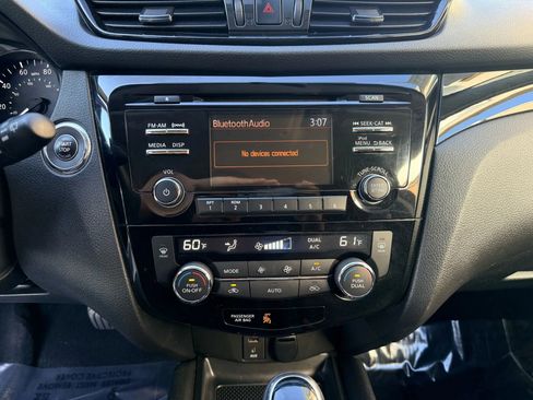 Used 2018 Nissan Rogue Sport SV image 18