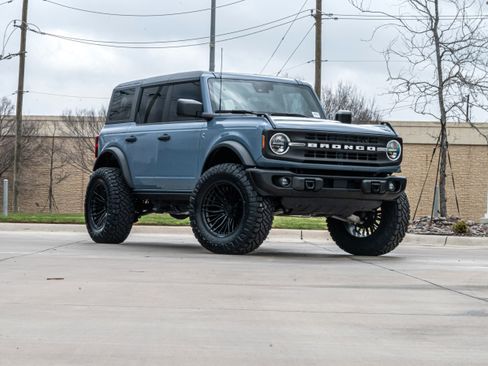 Used 2024 Ford Bronco Black Diamond image 2