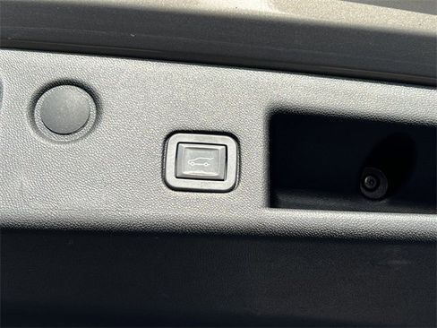 Used 2019 Chevrolet Equinox LT image 36