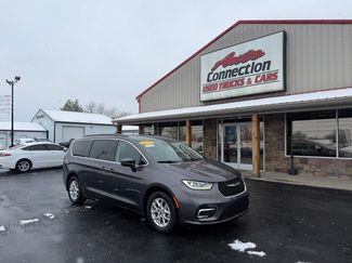 Used 2022 Chrysler Pacifica Touring-L video 1