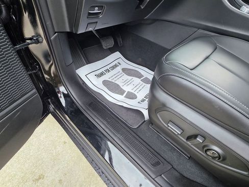 New 2025 Jeep Grand Cherokee Limited w/ Black Appearance Package image 23