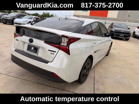 Used 2021 Toyota Prius LE image 4